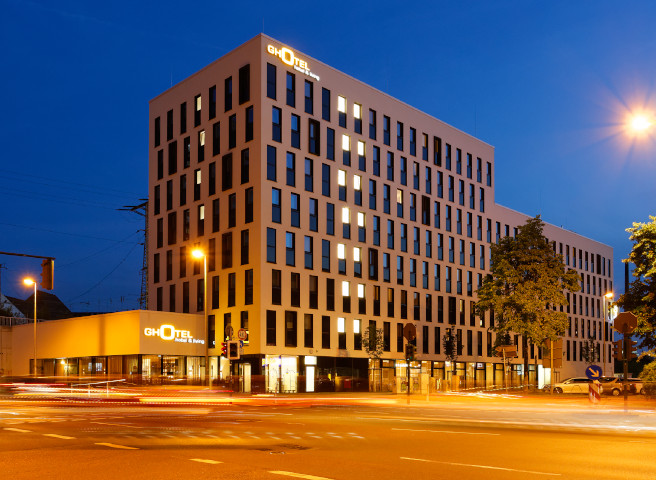 ghotel-essen-aussen-nacht-656×480